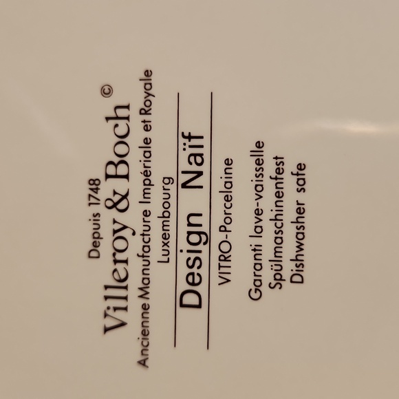 Villeroy and Boch Design Naif 9" Round Vegetable Bowl - Picture 7 of 7